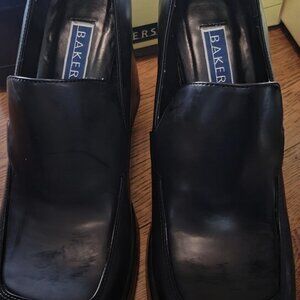 Bakers size 8 black platform heels, brand new in box